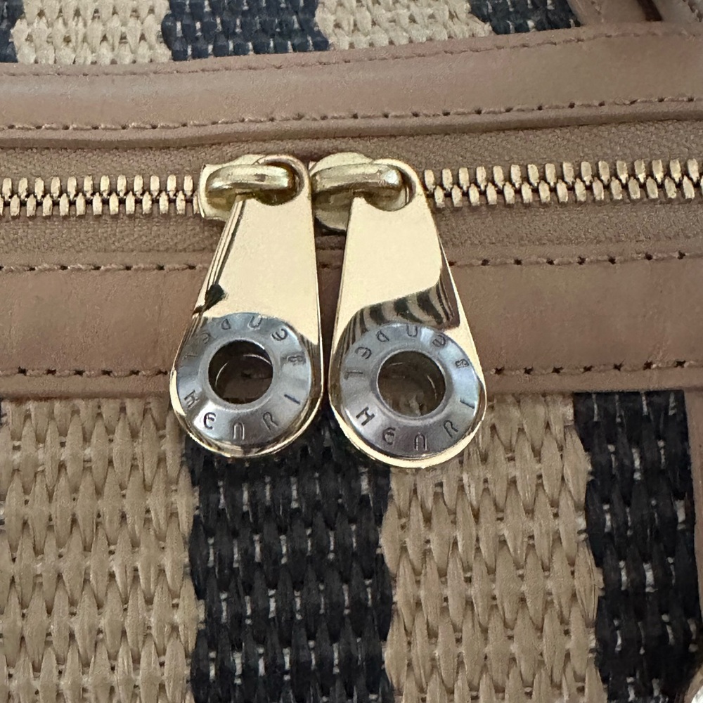 Henri Bendel Straw and Leather Barrel Shaped Satchel in Excellent Condition Firm - Picture 3 of 12